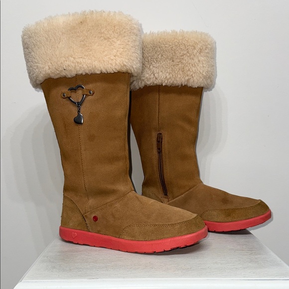 UGG Australia Boots Girl Size 3 Brown Tan Pink  Cream Fur and Red Soles - Picture 1 of 10